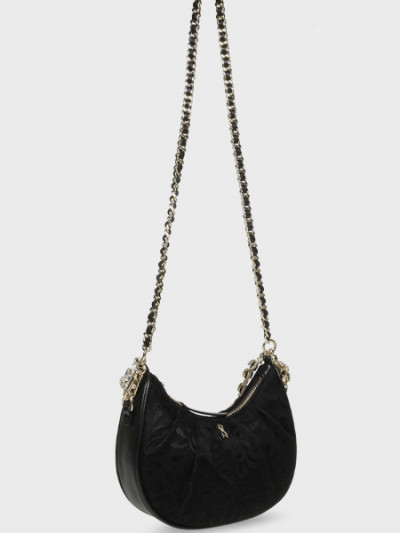 6thStreet offers guarantee you 64% OFF on black Steve Madden bag and additional saving with 6thStreet coupon