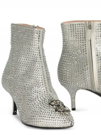 80% off on Moschino crystal-embellished heeled boots at Farfetch, plus Farfetch coupon for discounted luxury brands
