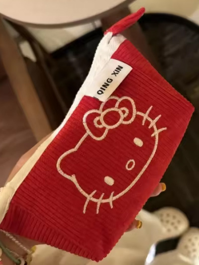 86% off on Hello Kitty Red Pencil Case from AliExpress, plus an AliExpress promo code