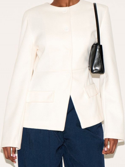 Buy a PrettyLittleThing white blazer at a 61% discount by using the VogaCloset discount code
