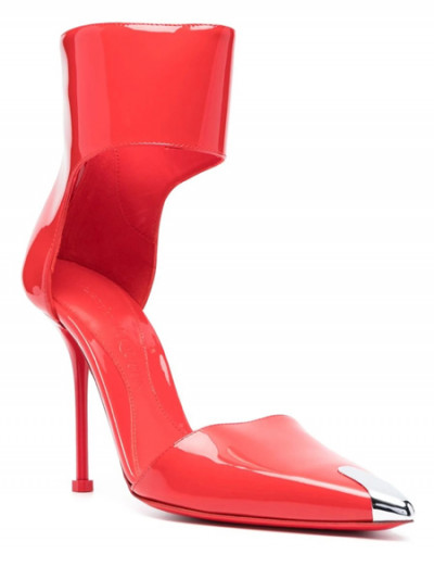 The last piece of Alexander McQueen metal toe heels at a 75% discount with Farfetch promo code